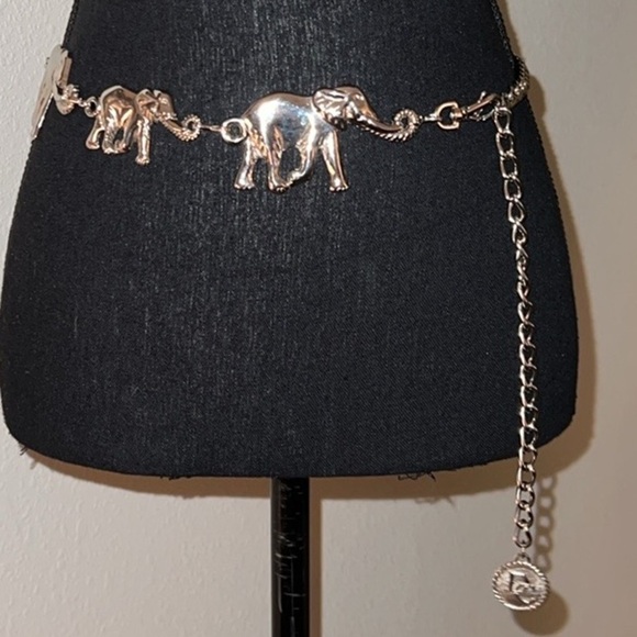 DC Women’s Vintage Silver Tone Metal Elephant Adjustable Chainlink Belt 27-37”